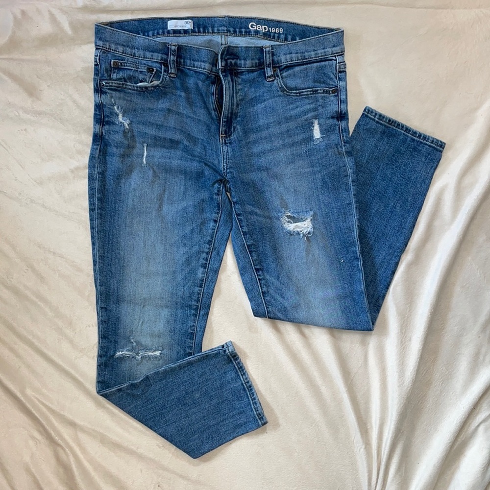 Gap woman’s boyfriend jean
